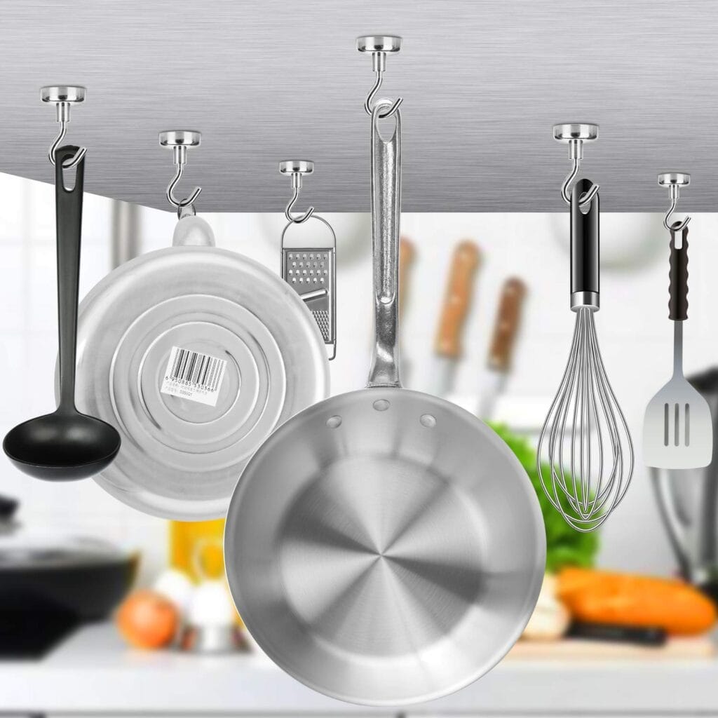 hook-magnet-in-daily-use